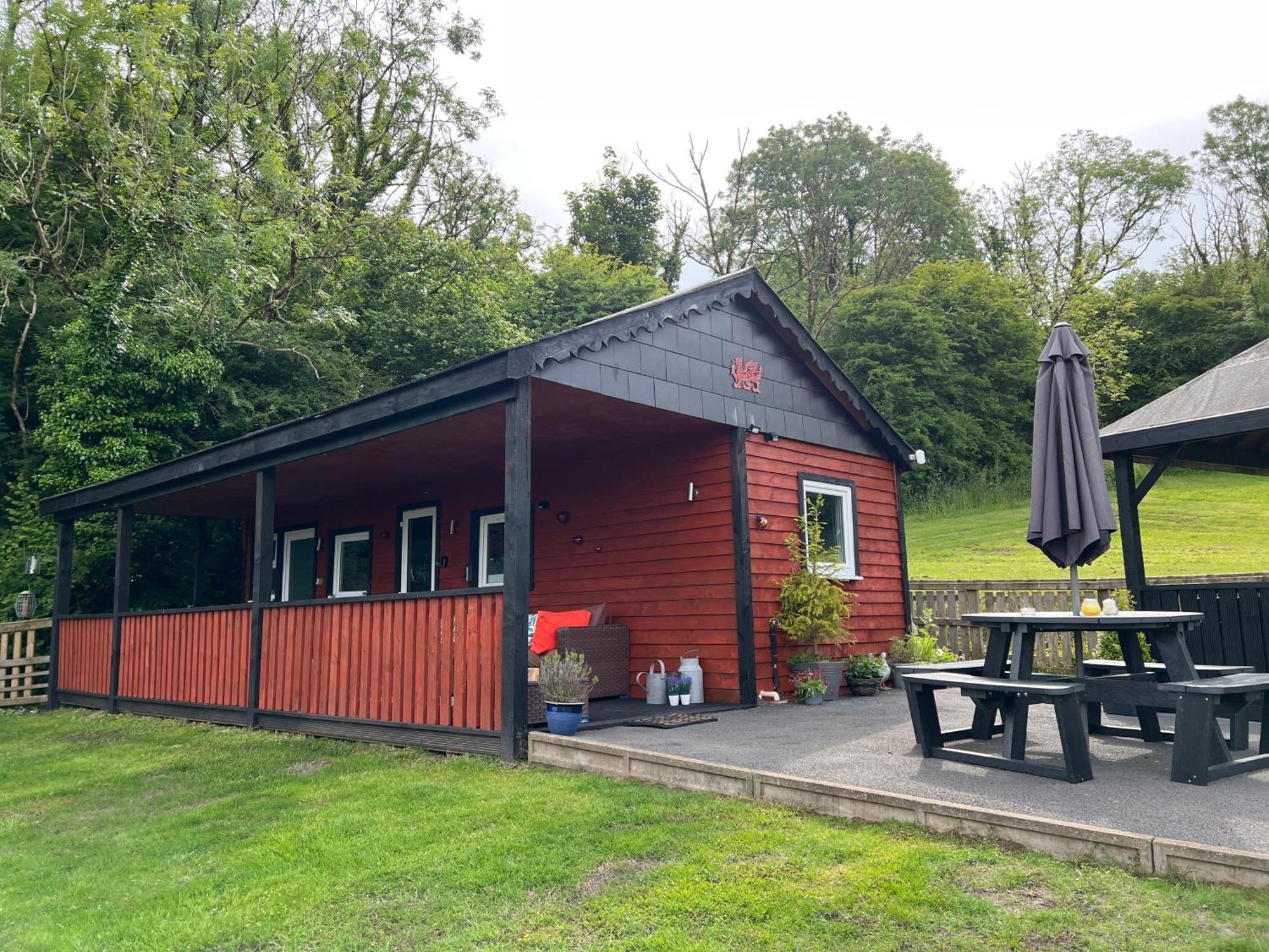 Llandybie Kabin In The Woods מראה חיצוני תמונה
